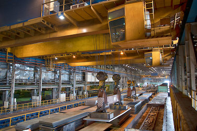 Feuerschutzschlaeuche_Kabelschutz_fuer_Steuerkabel_Giesserei_Schutz_vor_Funkenflug_1500_Grad